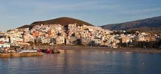 2 soverom Leilighet til leie i Los Cristianos med svømmebasseng garasje - € 2 000 (Ref: 9518514)