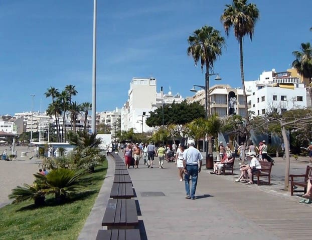 2 soverom Leilighet til leie i Los Cristianos, Arona med svømmebasseng garasje - € 2 000 (Ref: 9518514)