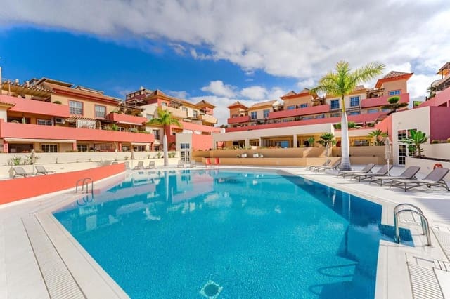 2 soverom Leilighet til leie i Playa del Duque, Adeje med svømmebasseng garasje - € 2 300 (Ref: 9518515)