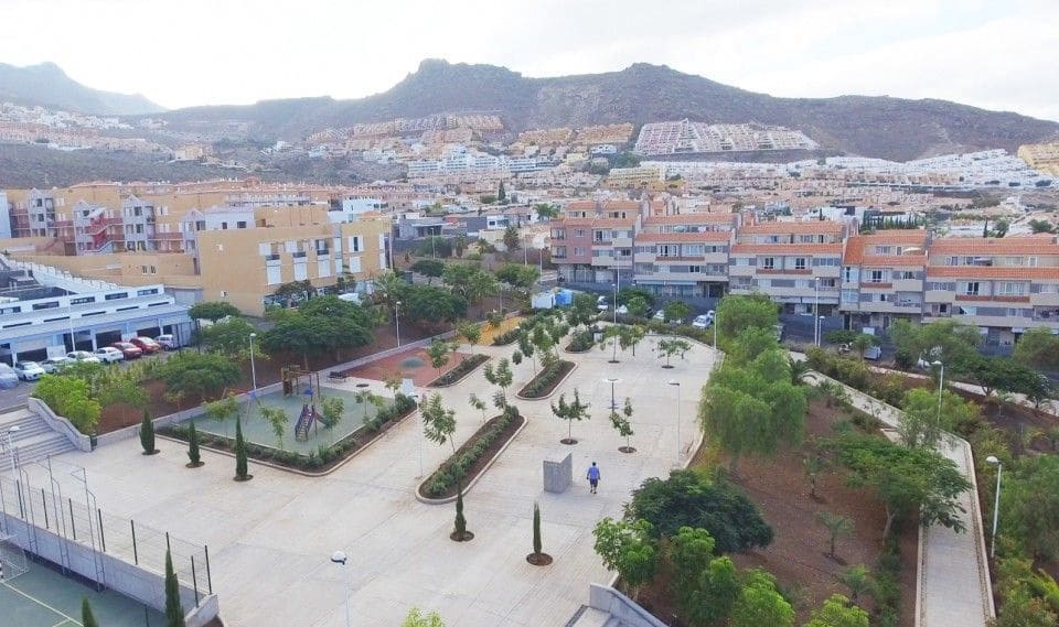 3 soverom Kjedet enebolig til salgs i El Madronal med garasje - € 410 000 (Ref: 9526205)