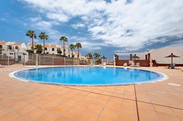 Apartamento de 2 habitaciones en Torviscas, Adeje en venta con piscina - 345.000 € (Ref: 9530071)