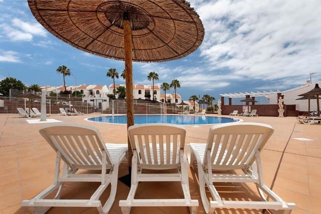 Apartamento de 2 habitaciones en Torviscas, Adeje en venta con piscina - 345.000 € (Ref: 9530071)