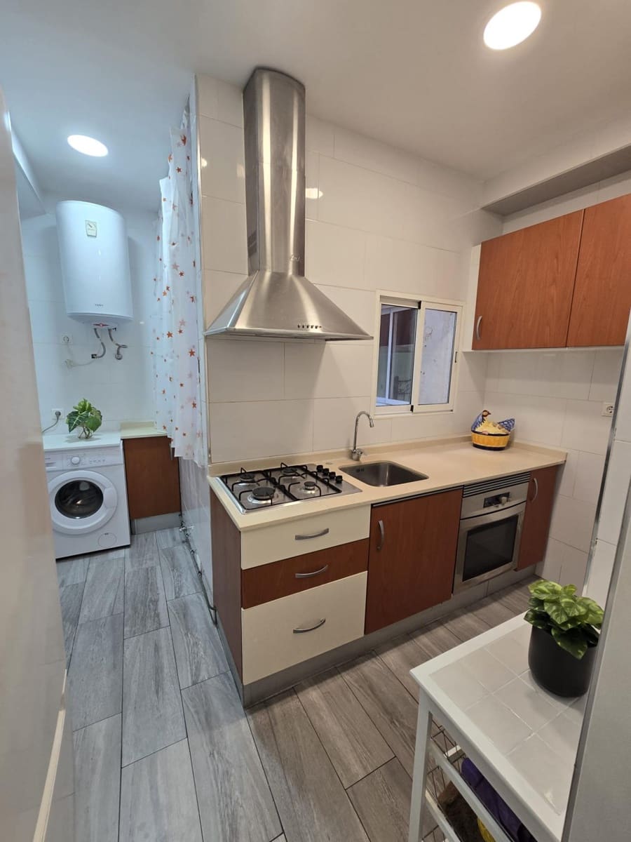 2 slaapkamer Flat te koop in Alicante stad - € 153.000 (Ref: 9631757)