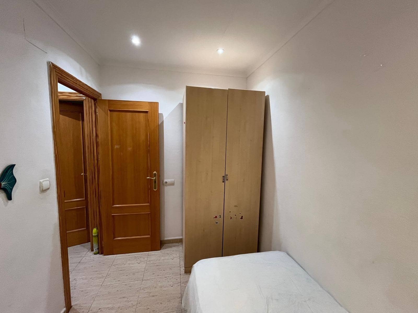 5 bedroom Flat for sale in Alicante / Alacant city - € 147,000 (Ref: 9631762)