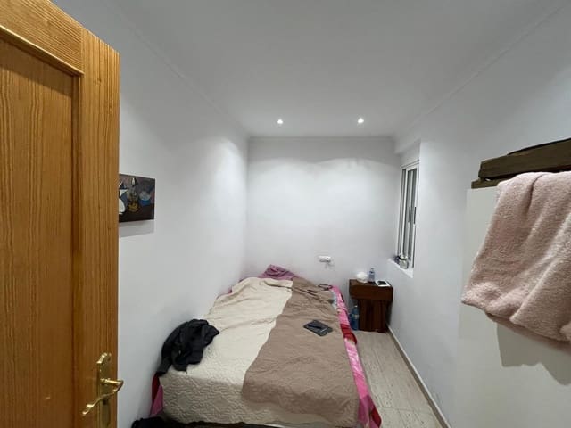 5 slaapkamer Flat te koop in Alicante stad - € 147.000 (Ref: 9631762)