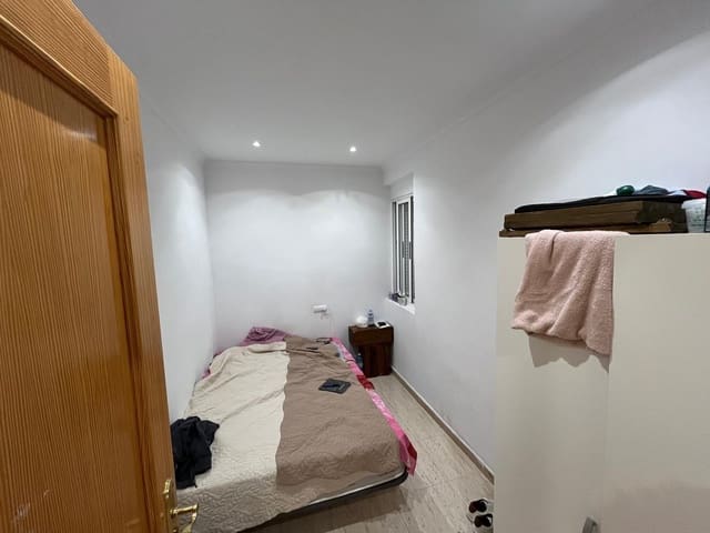 5 slaapkamer Flat te koop in Alicante stad - € 147.000 (Ref: 9631762)