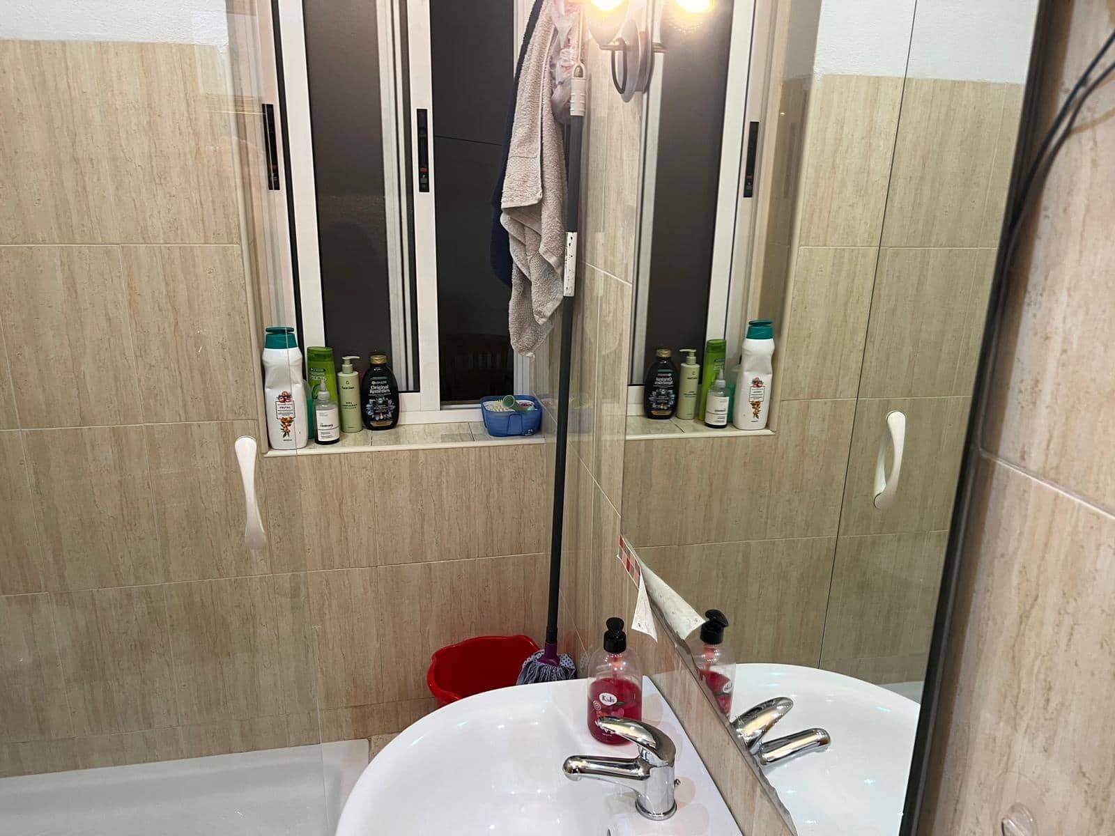 5 bedroom Flat for sale in Alicante / Alacant city - € 147,000 (Ref: 9631762)