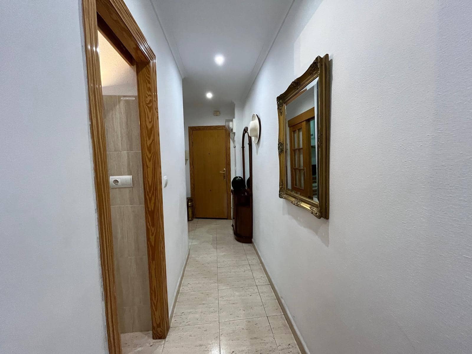 5 bedroom Flat for sale in Alicante / Alacant city - € 147,000 (Ref: 9631762)