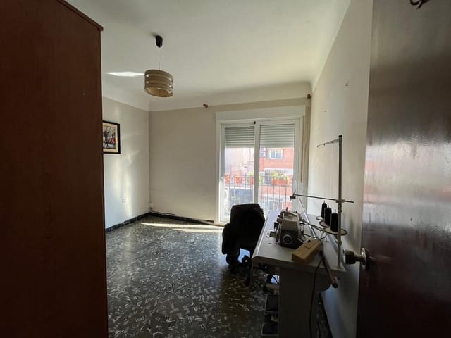 4 chambre Appartement à vendre à Carolinas Altas, Alicante ville - 185 000 € (Ref: 9631764)