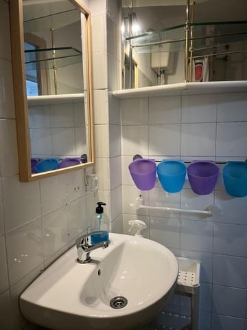 2 bedroom Flat for sale in Alicante / Alacant city - € 72,000 (Ref: 9631767)