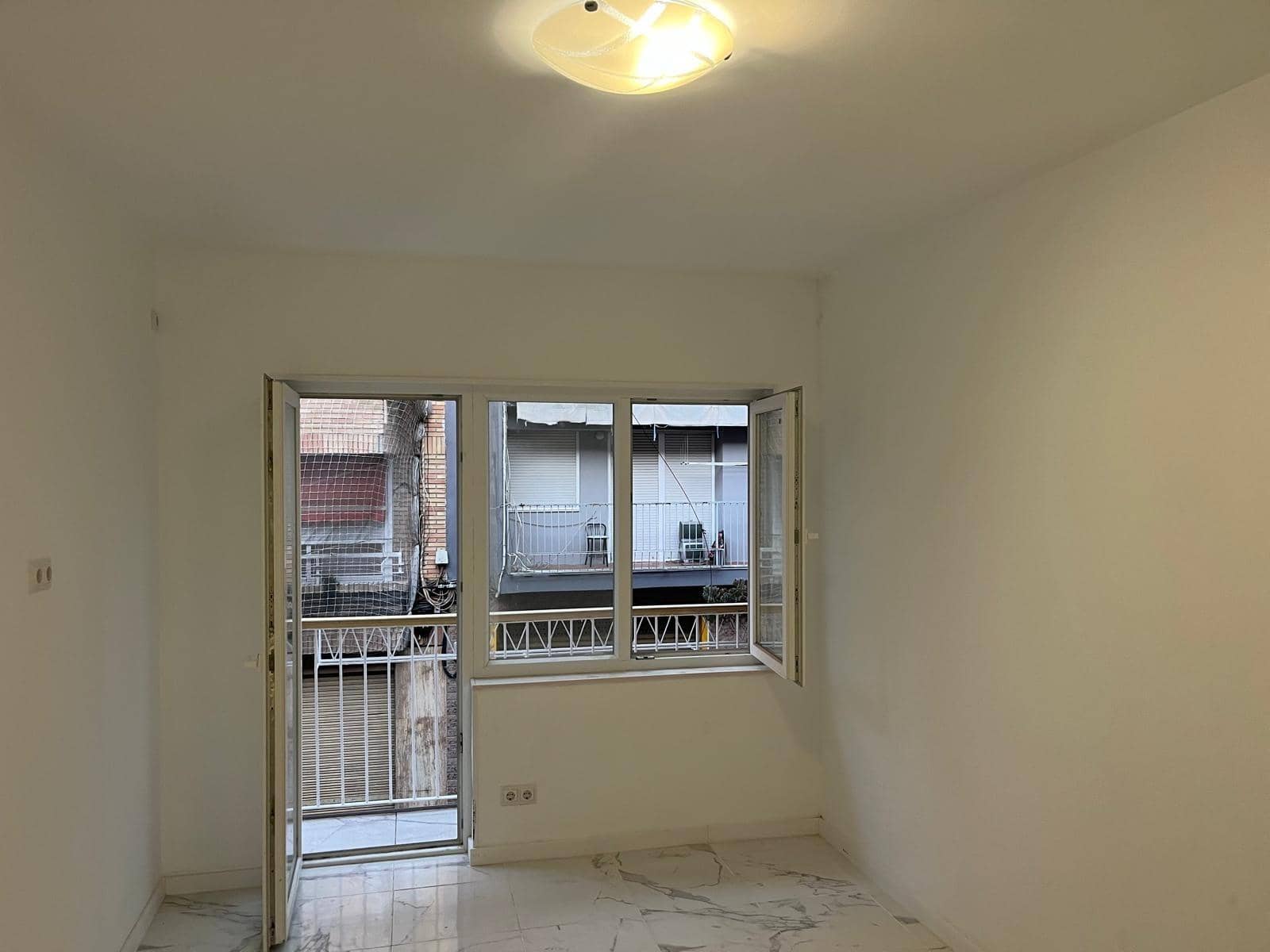 3 makuuhuone Asunto myytävänä paikassa Alicante kaupunki - 160 000 € (Ref: 9634187)