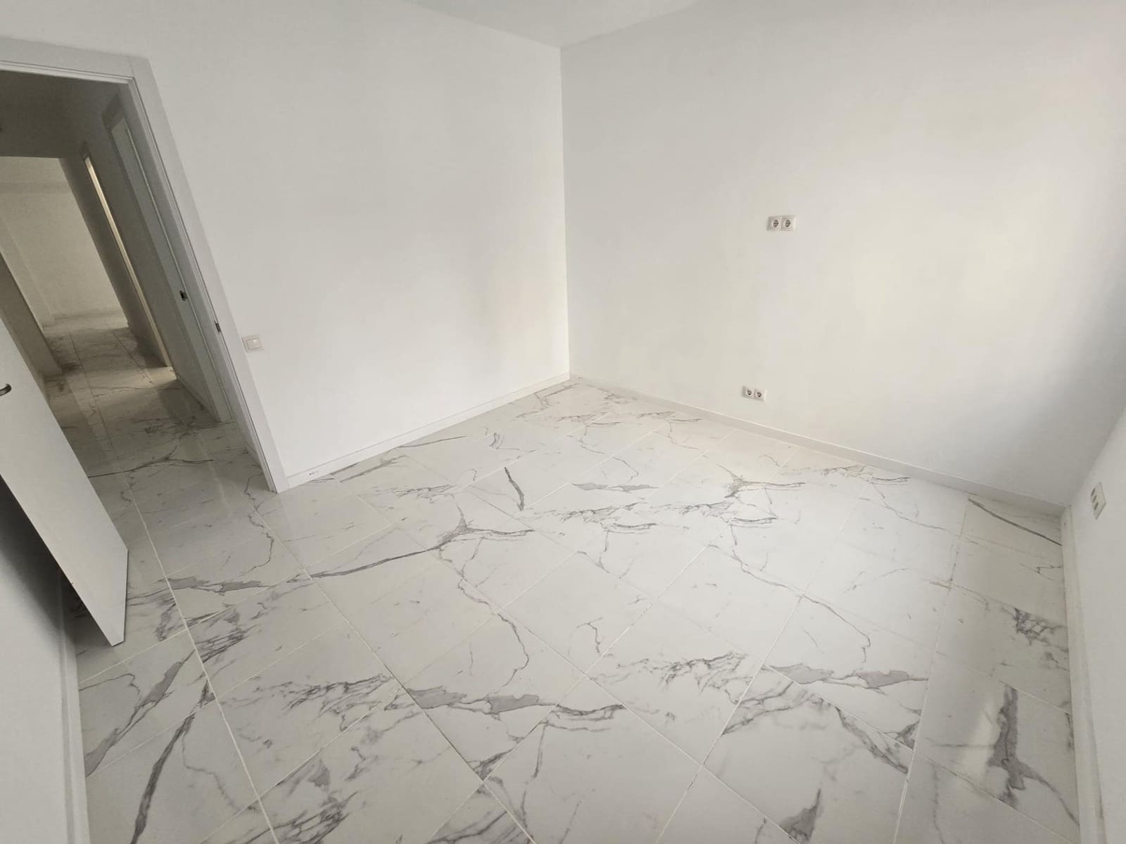 3 bedroom Flat for sale in Alicante / Alacant city - € 156,000 (Ref: 9634187)