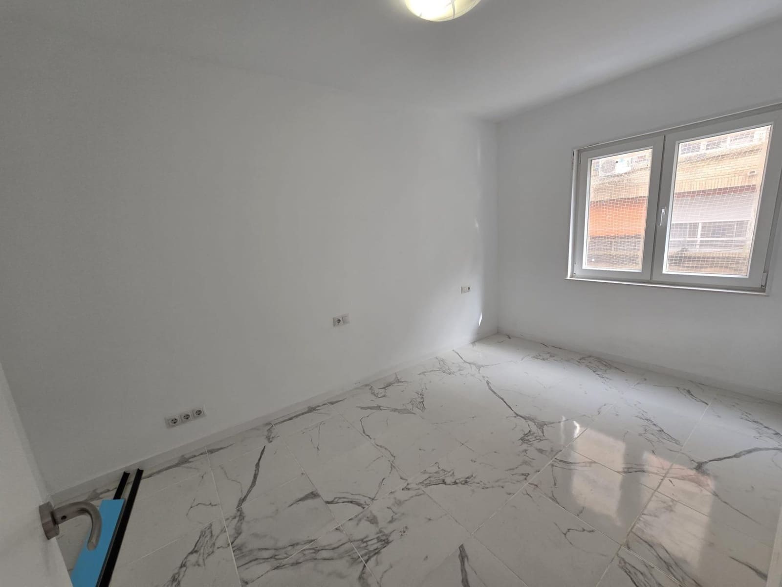 3 bedroom Flat for sale in Alicante / Alacant city - € 156,000 (Ref: 9634187)