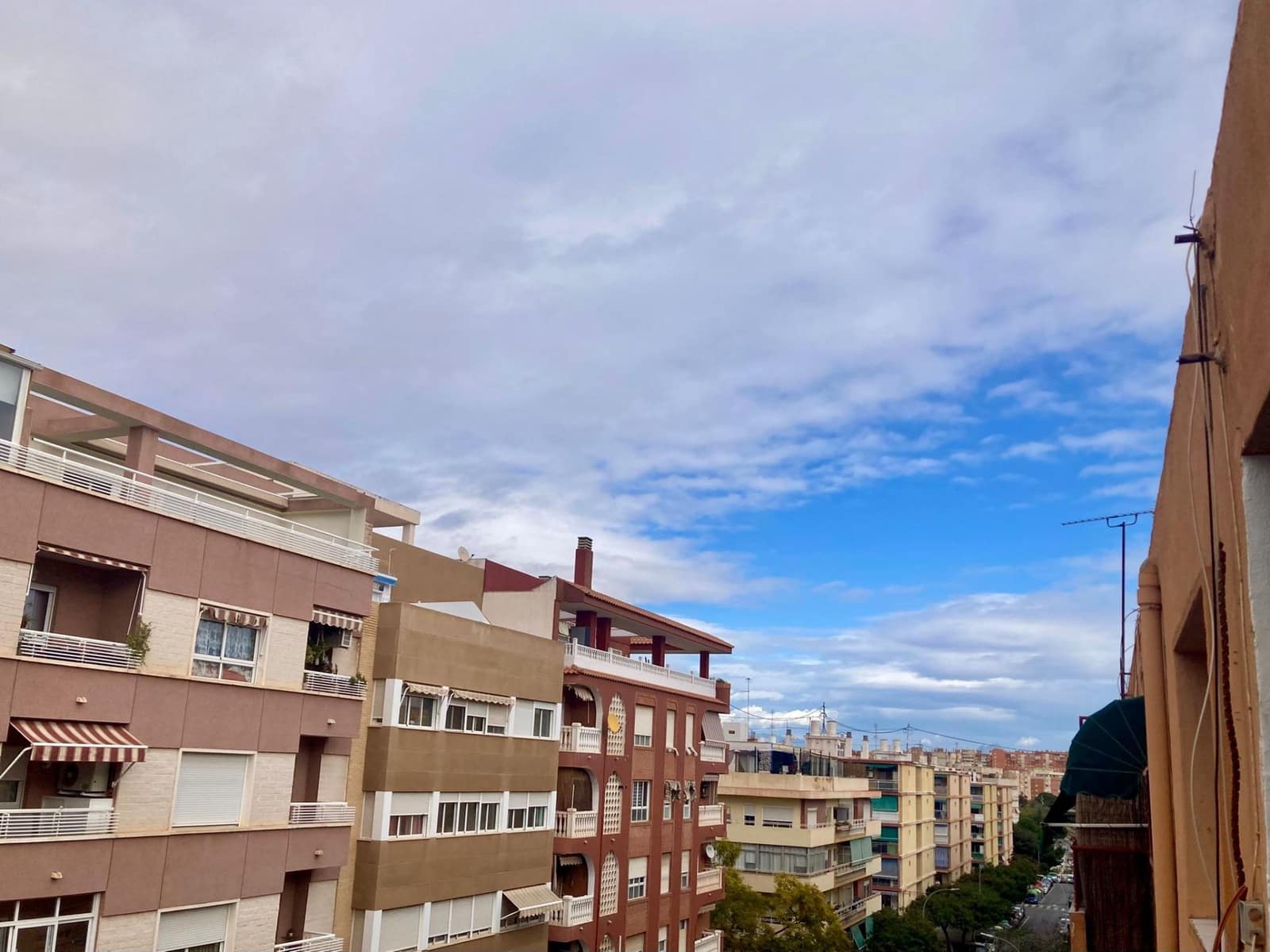 3 makuuhuone Asunto myytävänä paikassa Alicante kaupunki - 230 000 € (Ref: 9634190)