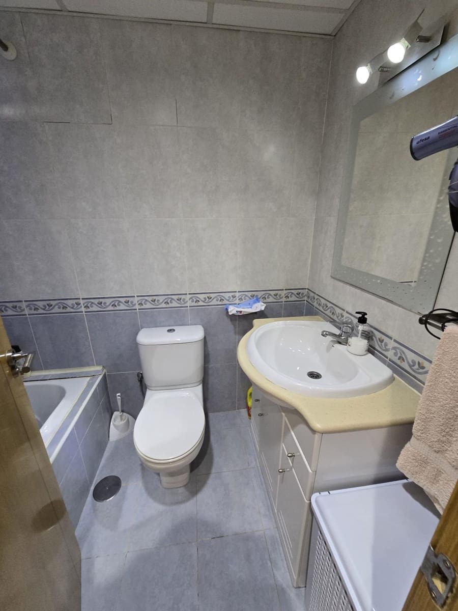 Piso de 3 habitaciones en Alicante / Alacant ciudad en venta - 200.000 € (Ref: 9634192)