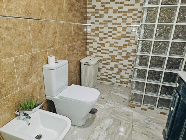 2 slaapkamer Flat te koop in Alicante stad - € 265.000 (Ref: 9634193)