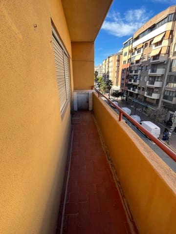 3 bedroom Flat for sale in Carolinas Altas, Alicante / Alacant city - € 155,000 (Ref: 9637521)