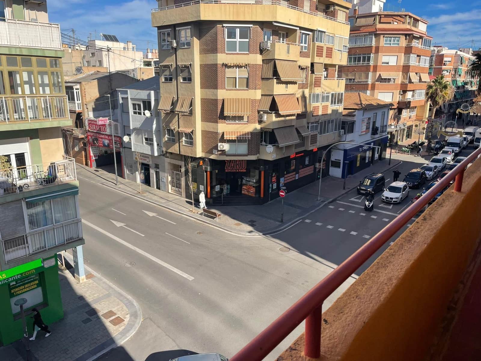 3 bedroom Flat for sale in Alicante / Alacant city - € 155,000 (Ref: 9637521)