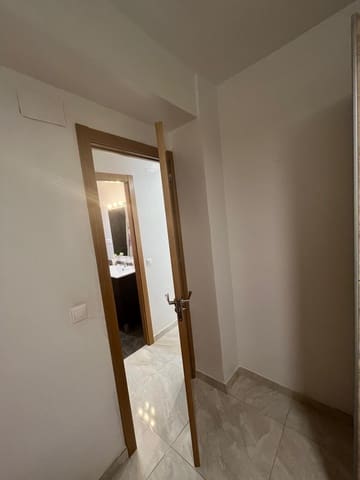2 Zimmer Wohnung zu verkaufen in Carolinas Altas, Alicante / Alacant Stadt - 157.000 € (Ref: 9644976)