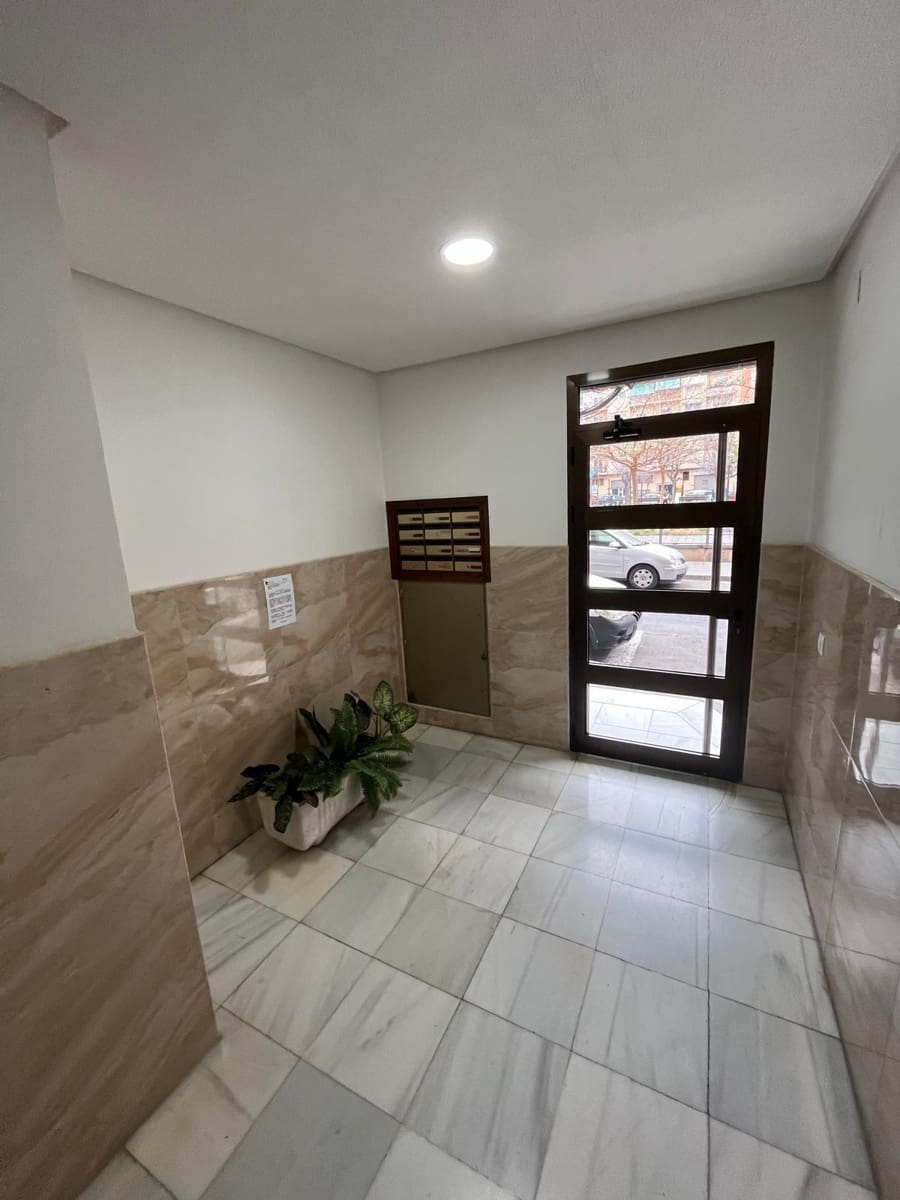 Piso de 3 habitaciones en Alicante / Alacant ciudad en venta con garaje - 186.000 € (Ref: 9656043)