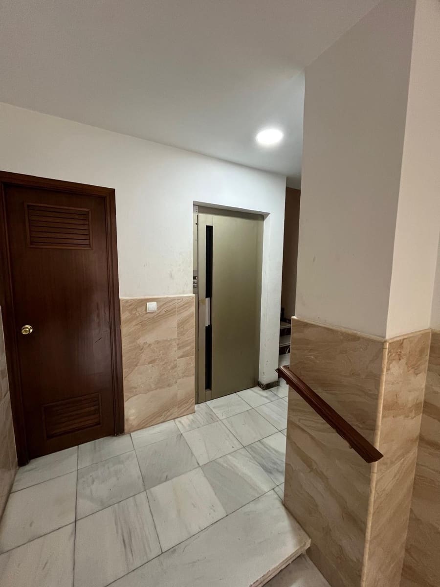 Piso de 3 habitaciones en Alicante / Alacant ciudad en venta con garaje - 186.000 € (Ref: 9656043)