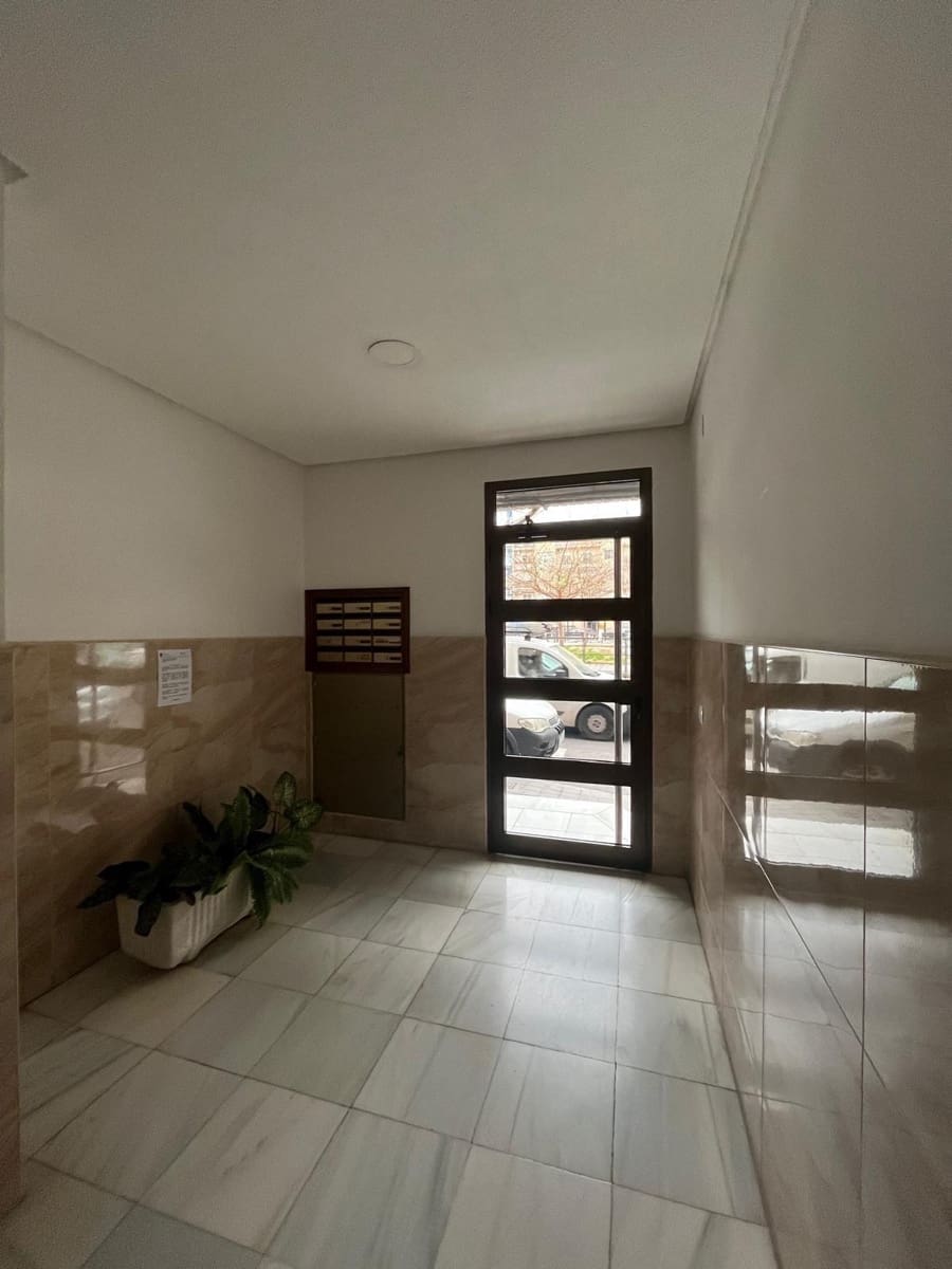 Piso de 3 habitaciones en Alicante / Alacant ciudad en venta con garaje - 186.000 € (Ref: 9656043)