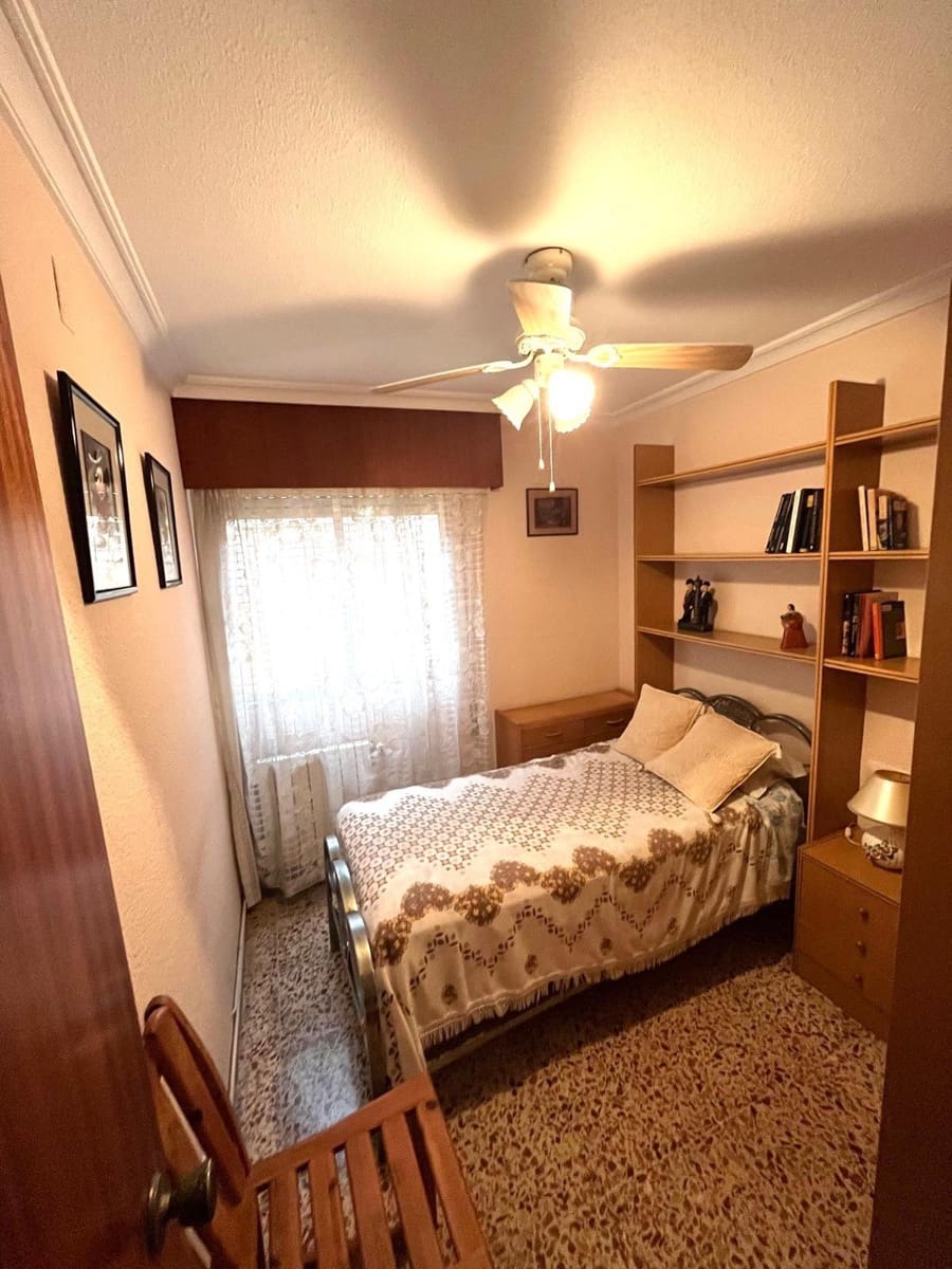 Piso de 3 habitaciones en Alicante / Alacant ciudad en venta con garaje - 186.000 € (Ref: 9656043)