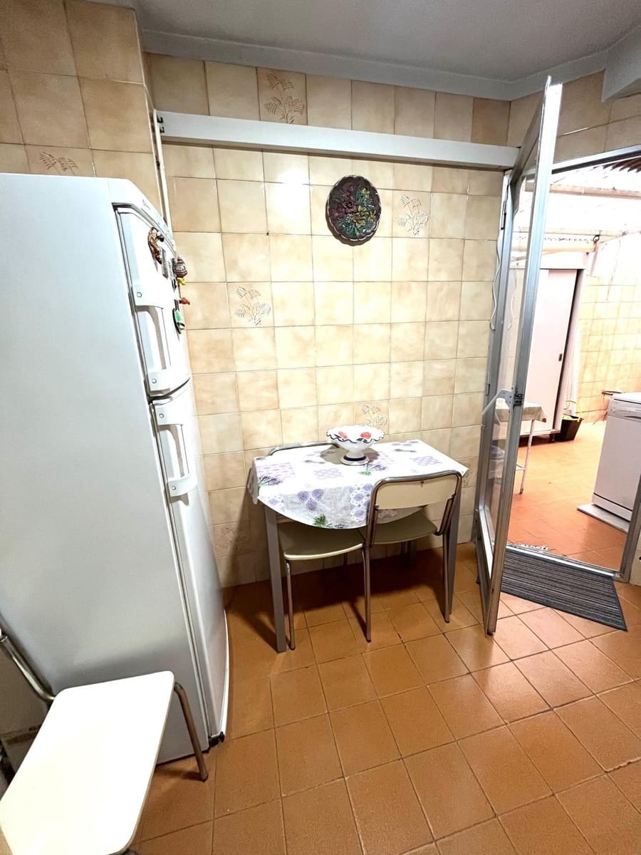 Piso de 3 habitaciones en Alicante / Alacant ciudad en venta con garaje - 186.000 € (Ref: 9656043)