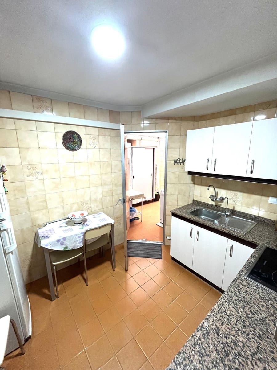 Piso de 3 habitaciones en Alicante / Alacant ciudad en venta con garaje - 186.000 € (Ref: 9656043)