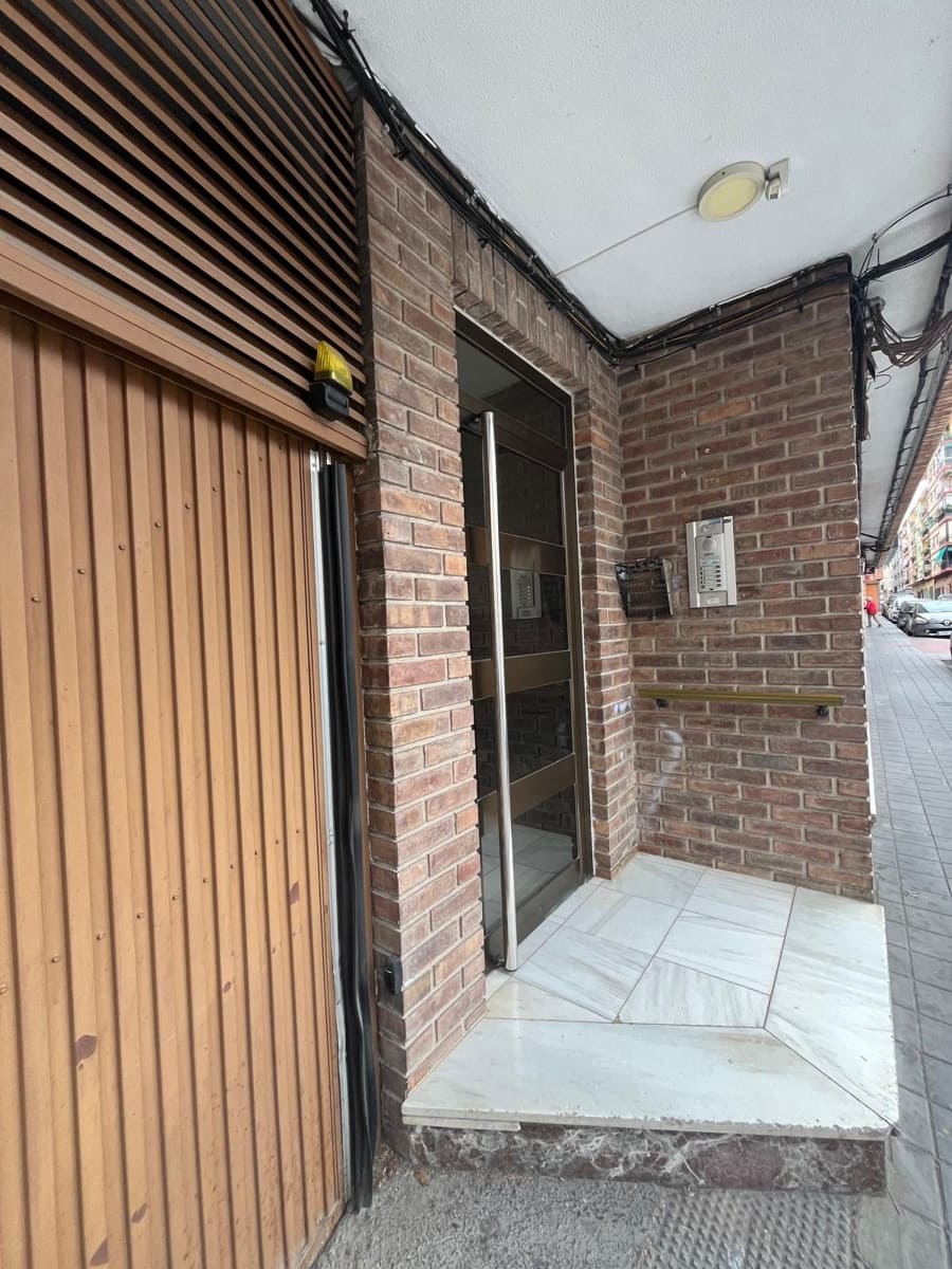 Piso de 3 habitaciones en Alicante / Alacant ciudad en venta con garaje - 186.000 € (Ref: 9656043)