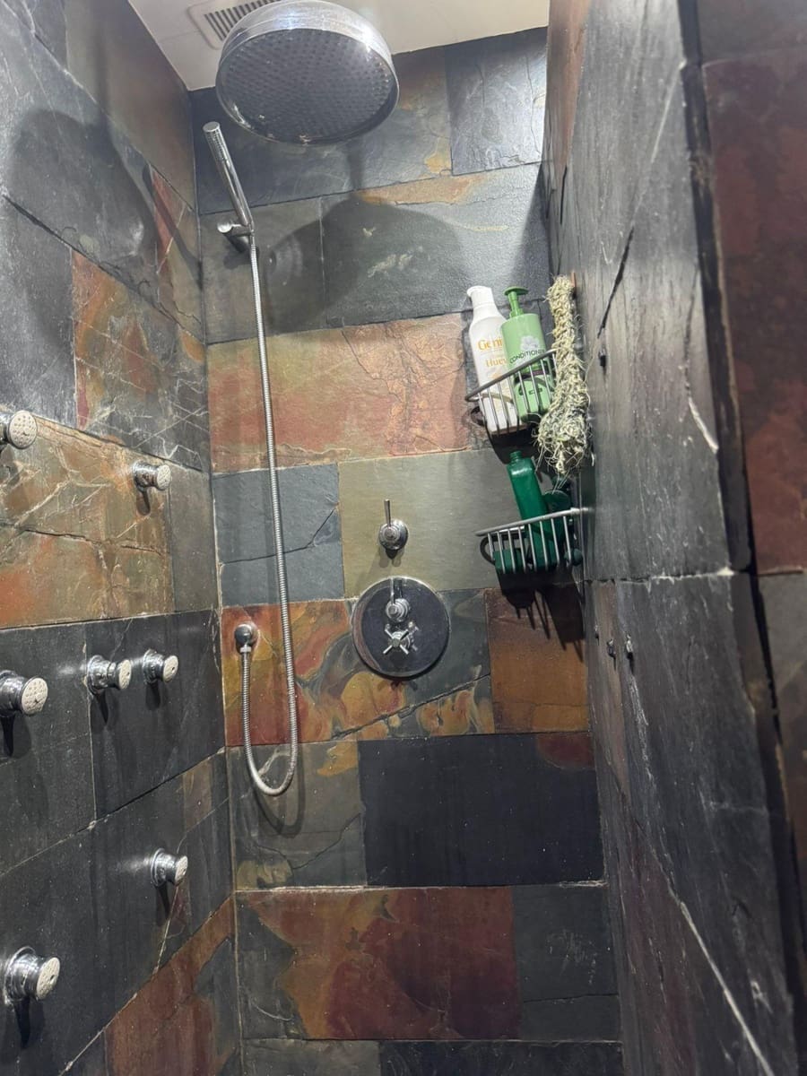 4 bedroom Villa for sale in Alicante / Alacant city with garage - € 590,000 (Ref: 9656045)