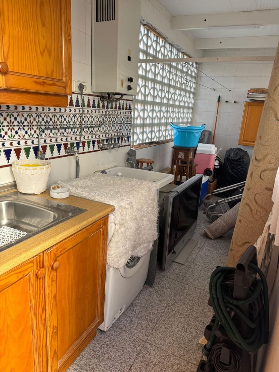 4 bedroom Villa for sale in Alicante / Alacant city with garage - € 590,000 (Ref: 9656045)