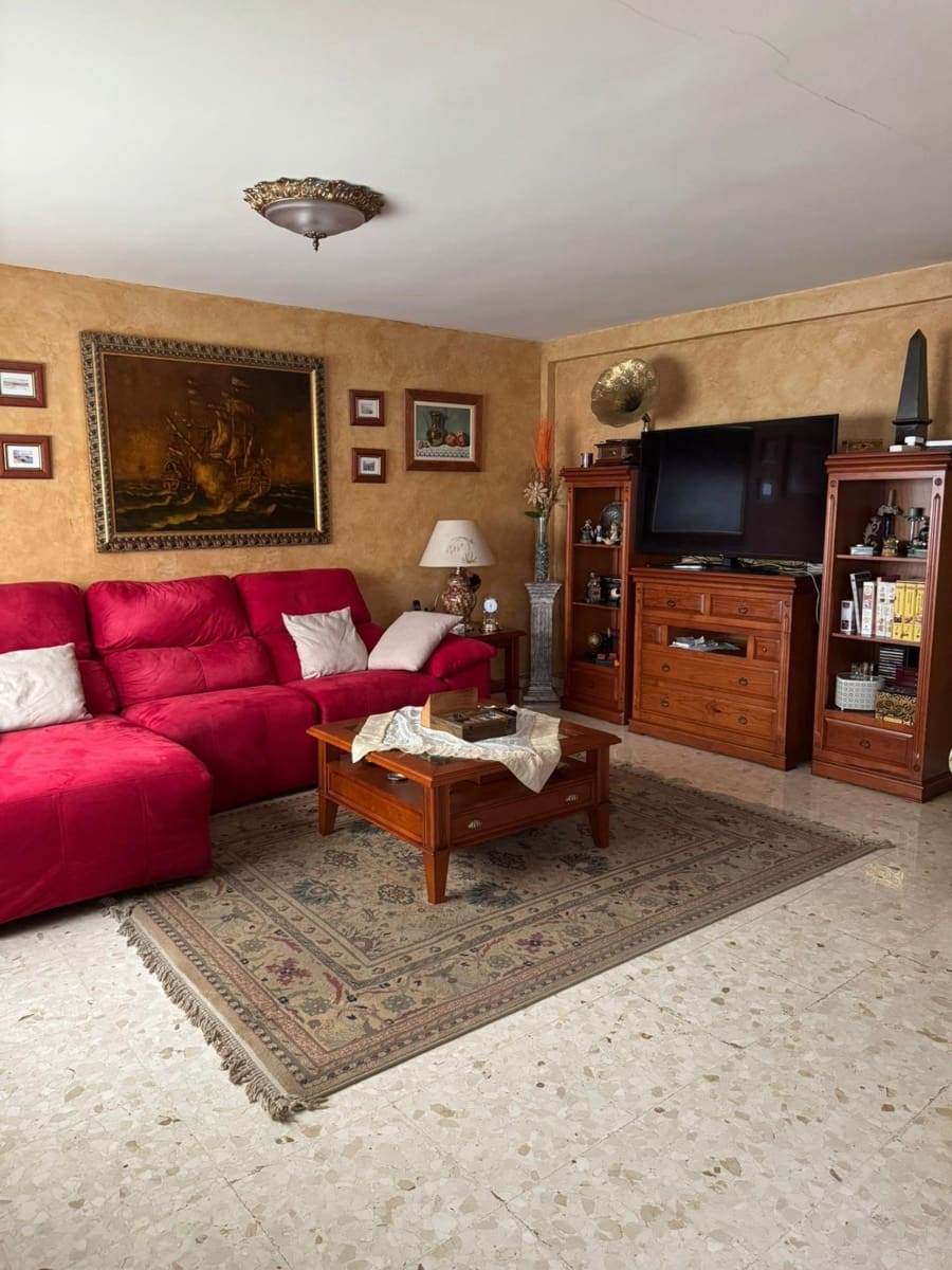 4 bedroom Villa for sale in Alicante / Alacant city with garage - € 590,000 (Ref: 9656045)