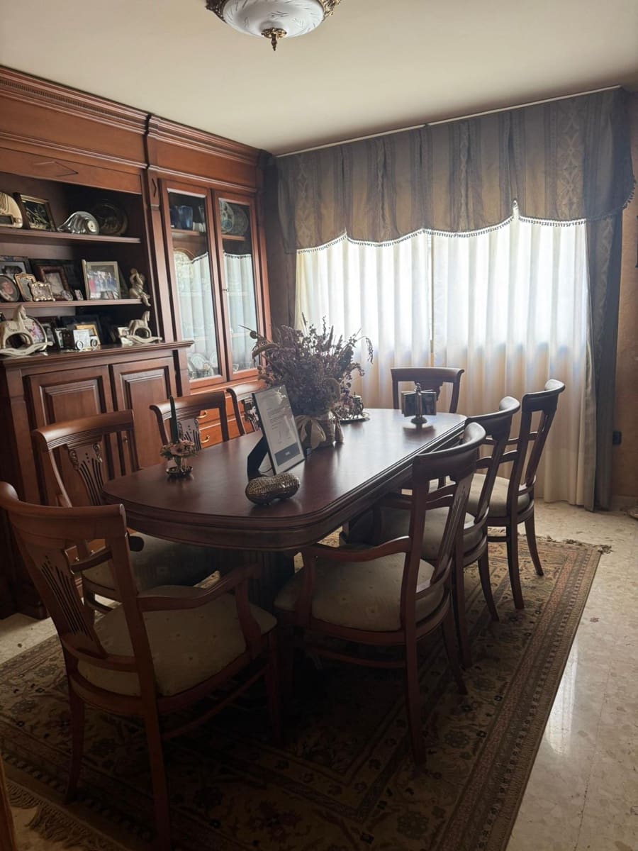 4 bedroom Villa for sale in Alicante / Alacant city with garage - € 590,000 (Ref: 9656045)