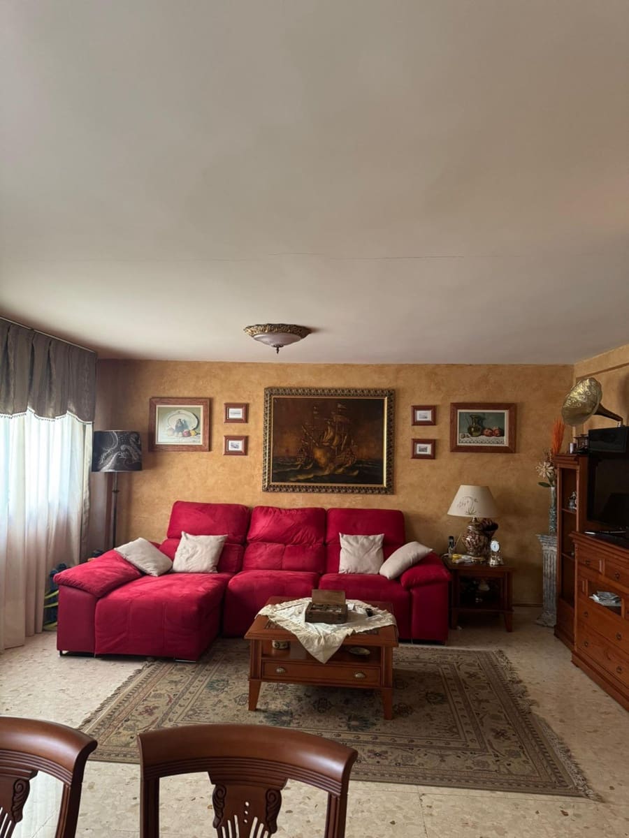 4 bedroom Villa for sale in Alicante / Alacant city with garage - € 590,000 (Ref: 9656045)