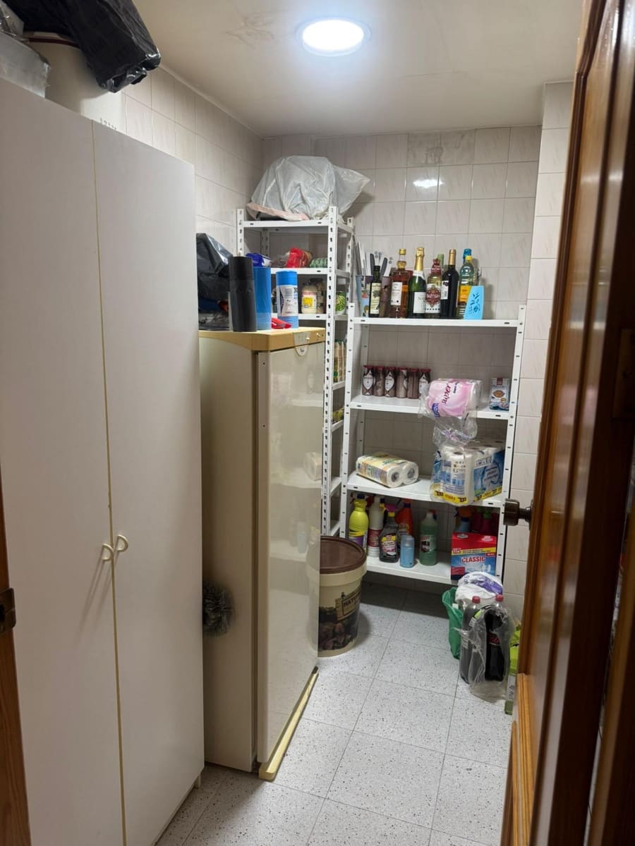 4 bedroom Villa for sale in Alicante / Alacant city with garage - € 590,000 (Ref: 9656045)