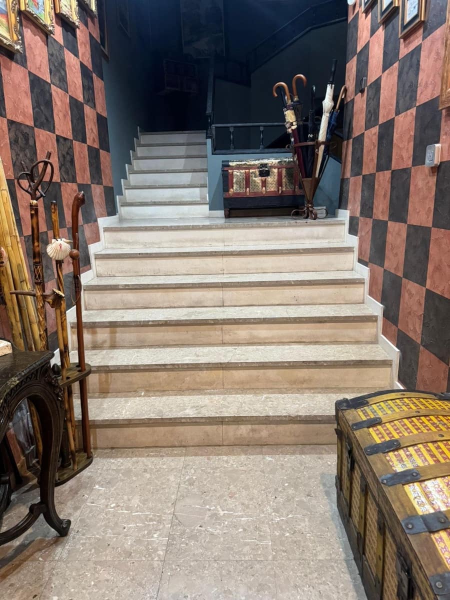 4 bedroom Villa for sale in Alicante / Alacant city with garage - € 590,000 (Ref: 9656045)