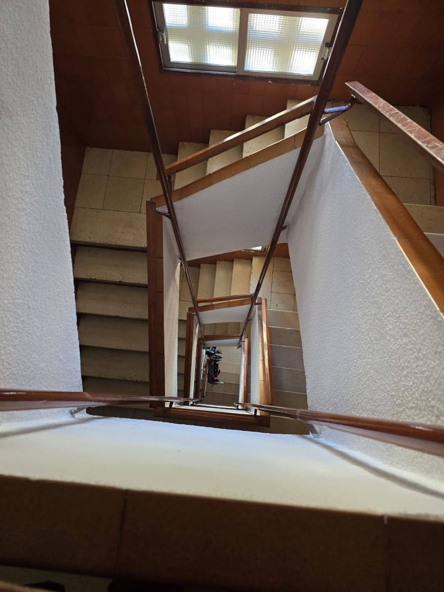 2 bedroom Flat for sale in Alicante / Alacant city - € 85,000 (Ref: 9738526)