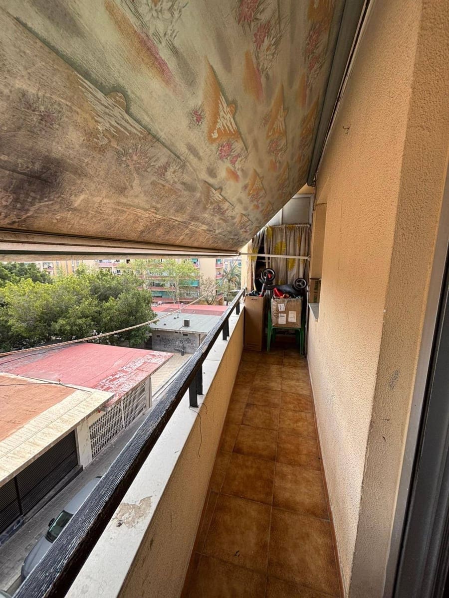 2 bedroom Flat for sale in Alicante / Alacant city - € 85,000 (Ref: 9738526)