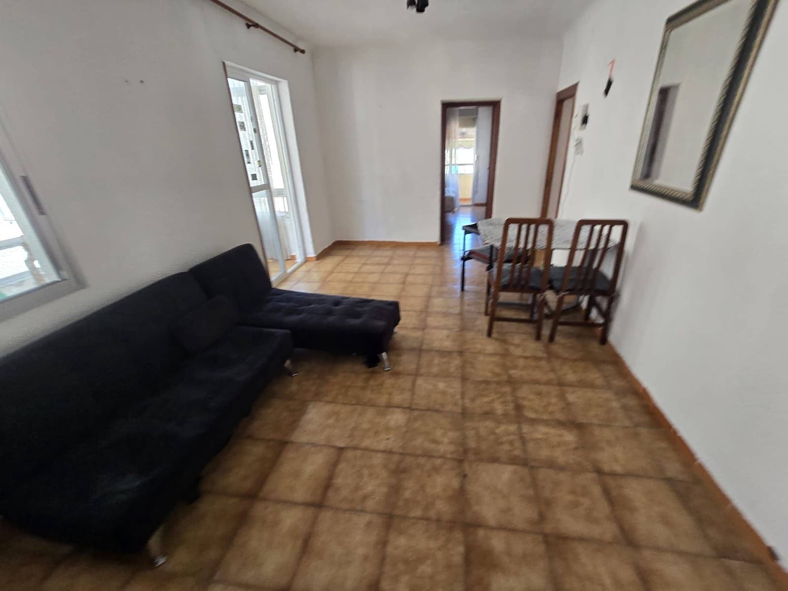 2 bedroom Flat for sale in Alicante / Alacant city - € 85,000 (Ref: 9738526)