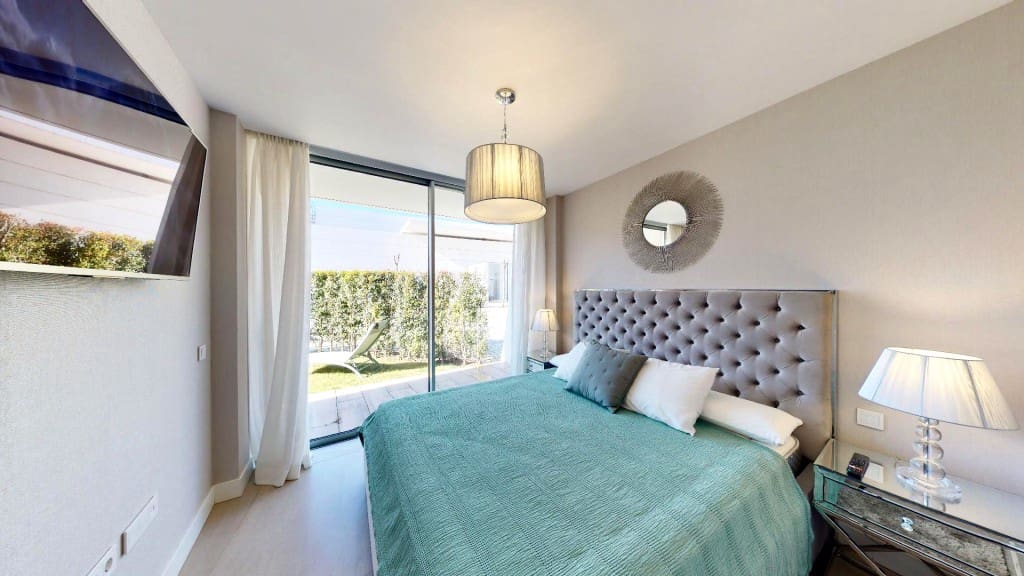2 Zimmer Apartment zu verkaufen in Estepona mit Pool - 850.000 € (Ref: 7838835)
