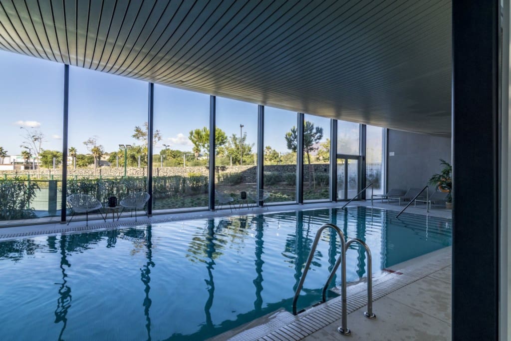 2 Zimmer Apartment zu verkaufen in Estepona mit Pool - 850.000 € (Ref: 7838835)