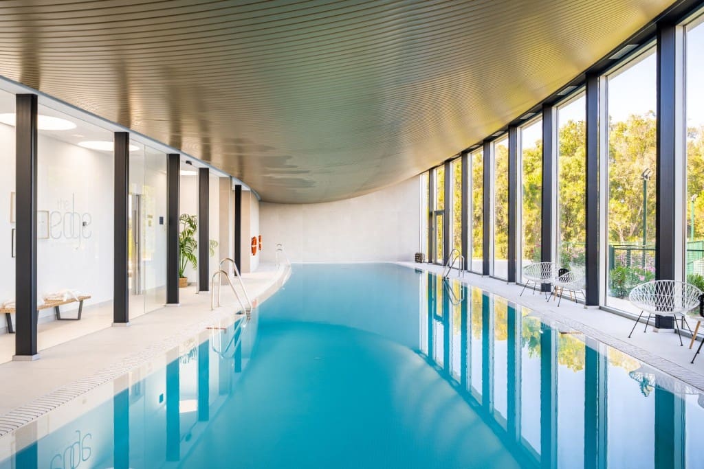 2 Zimmer Apartment zu verkaufen in Estepona mit Pool - 850.000 € (Ref: 7838835)