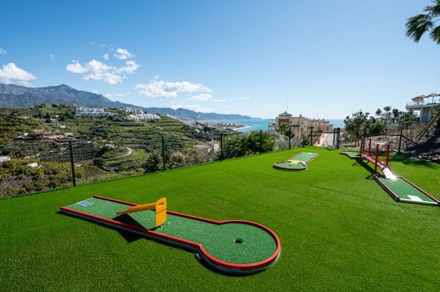 2 chambre Appartement à vendre à Nerja avec piscine - 532 900 € (Ref: 8101291)