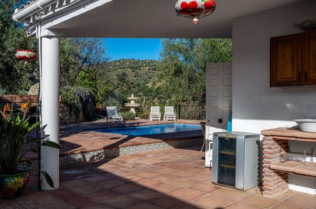 3 chambre Villa/Maison à vendre à Vélez-Málaga avec piscine garage - 495 000 € (Ref: 8703581)