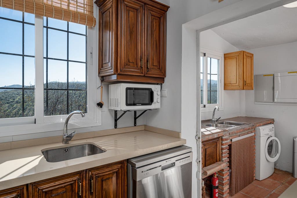 3 slaapkamer Villa te koop in Velez-Malaga met zwembad garage - € 495.000 (Ref: 8703581)