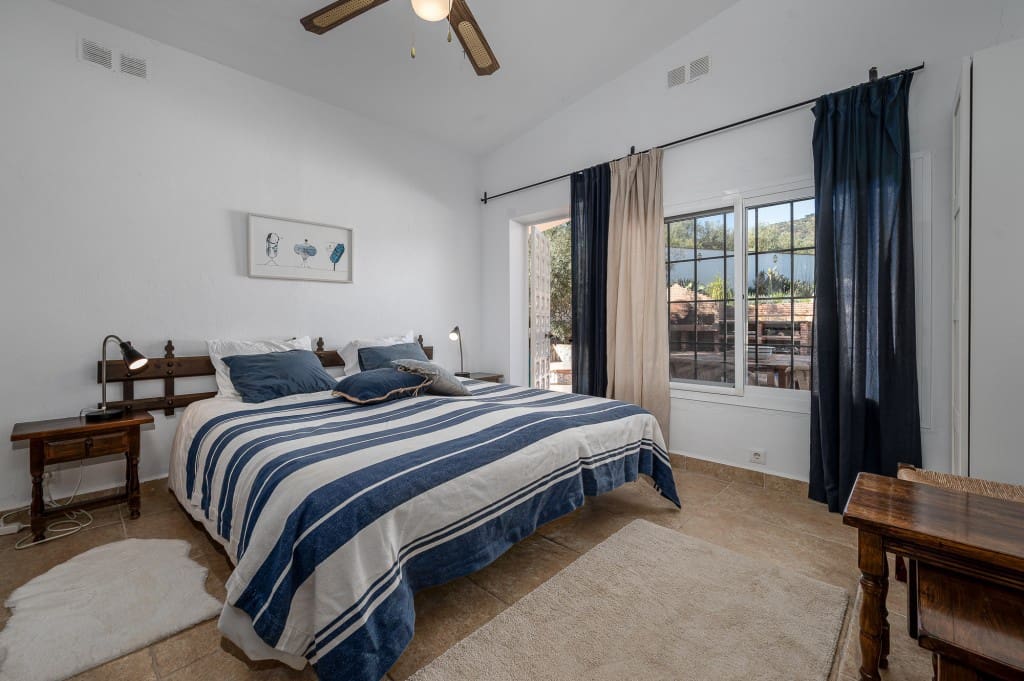 3 slaapkamer Villa te koop in Velez-Malaga met zwembad garage - € 495.000 (Ref: 8703581)