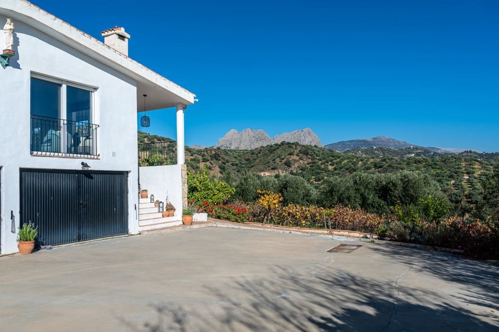 3 slaapkamer Villa te koop in Velez-Malaga met zwembad garage - € 495.000 (Ref: 8703581)