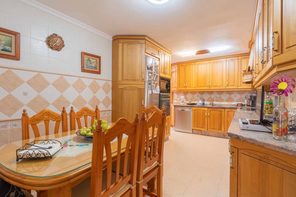 2 soverom Kjedet enebolig til salgs i Estepona - € 449 000 (Ref: 8709002)