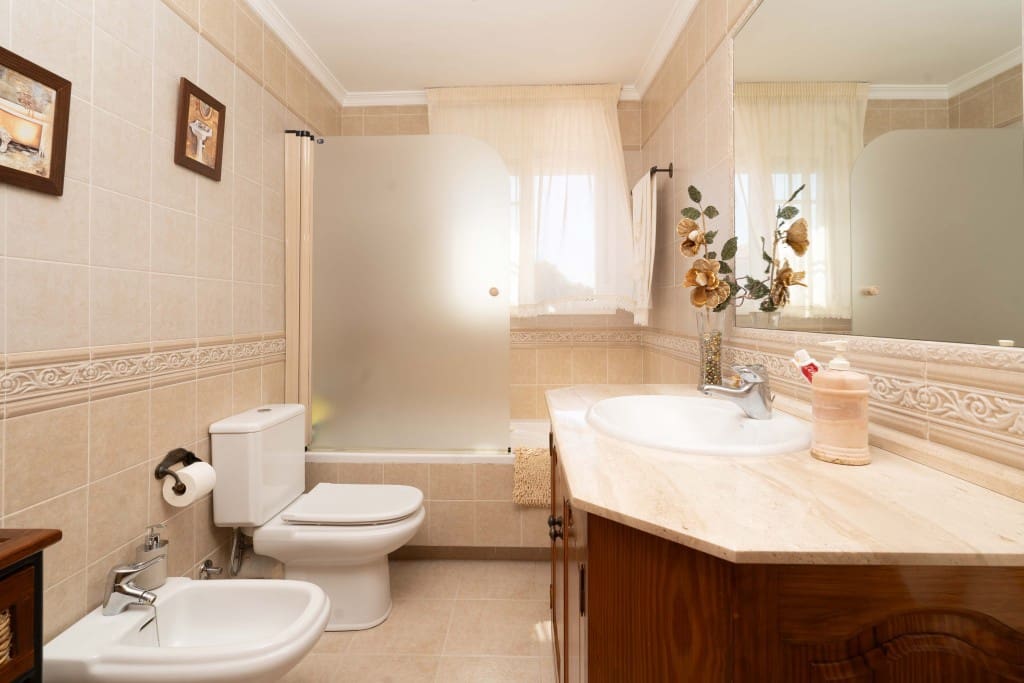 2 soverom Kjedet enebolig til salgs i Estepona - € 449 000 (Ref: 8709002)